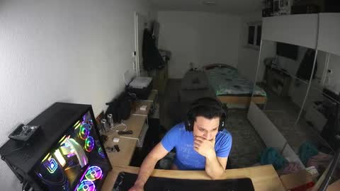 darkschneider_ online show from January 2026 01:31:02 AM