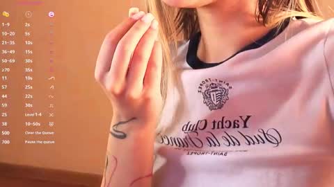 Snapshot of darlabelle chatting on February 2026 04:35:02 AM Belle online show from February 2026 04:35:02 AM