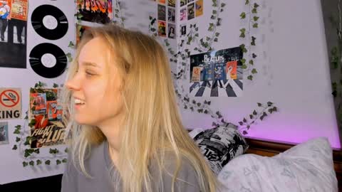 Snapshot of darleneferran chatting on December 2024 09:04:02 PM lina online show from December 2024 09:04:02 PM