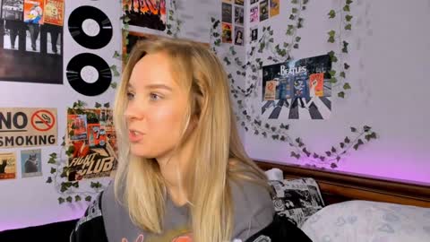 Snapshot of darleneferran chatting on December 2024 12:20:02 AM lina online show from December 2024 12:20:02 AM