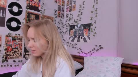 Snapshot of darleneferran chatting on December 2024 02:33:02 AM lina online show from December 2024 02:33:02 AM