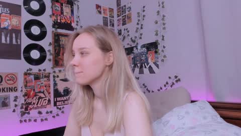 Snapshot of darleneferran chatting on December 2024 08:43:02 PM lina online show from December 2024 08:43:02 PM