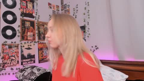 Snapshot of darleneferran chatting on December 2024 08:25:01 PM lina online show from December 2024 08:25:01 PM