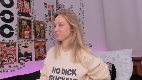 Snapshot of darleneferran chatting on December 2024 08:34:01 PM lina online show from December 2024 08:34:01 PM