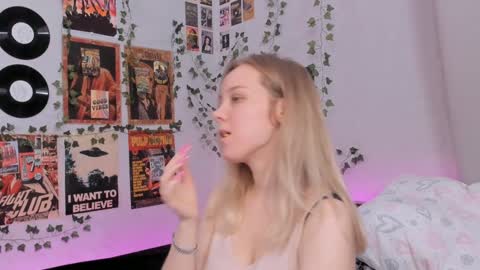 Snapshot of darleneferran chatting on December 2024 08:34:01 PM lina online show from December 2024 08:34:01 PM