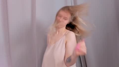 Snapshot of darleneferran chatting on December 2024 11:37:01 PM lina online show from December 2024 11:37:01 PM