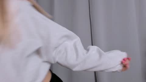 Snapshot of darleneferran chatting on December 2024 11:42:01 PM lina online show from December 2024 11:42:01 PM