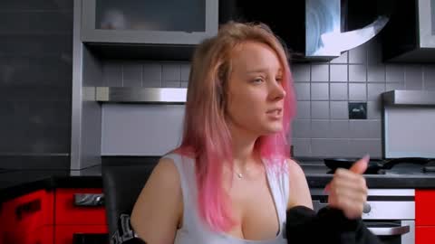 Snapshot of darleneferran chatting on December 2024 08:26:02 PM lina online show from December 2024 08:26:02 PM