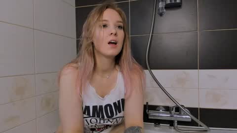 Snapshot of darleneferran chatting on January 2025 08:42:01 PM lina online show from January 2025 08:42:01 PM