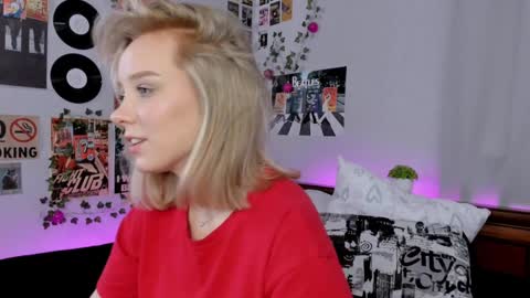 Snapshot of darleneferran chatting on January 2025 11:48:01 PM lina online show from January 2025 11:48:01 PM