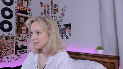 Snapshot of darleneferran chatting on January 2025 11:33:01 PM lina online show from January 2025 11:33:01 PM