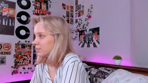 Snapshot of darleneferran chatting on January 2025 08:40:01 PM lina online show from January 2025 08:40:01 PM