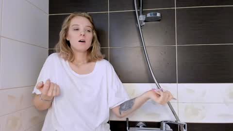 Snapshot of darleneferran chatting on January 2025 08:32:02 PM lina online show from January 2025 08:32:02 PM