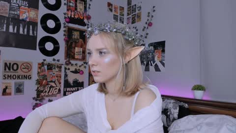 Snapshot of darleneferran chatting on January 2025 11:43:02 PM lina online show from January 2025 11:43:02 PM