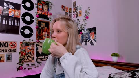 Snapshot of darleneferran chatting on January 2025 08:46:01 PM lina online show from January 2025 08:46:01 PM