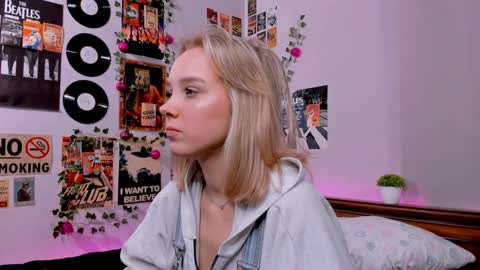 Snapshot of darleneferran chatting on January 2025 03:00:02 AM lina online show from January 2025 03:00:02 AM