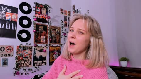 Snapshot of darleneferran chatting on January 2025 08:54:01 PM lina online show from January 2025 08:54:01 PM