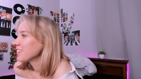 Snapshot of darleneferran chatting on February 2025 02:58:01 AM lina online show from February 2025 02:58:01 AM