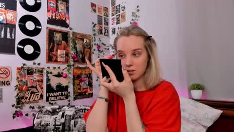 Snapshot of darleneferran chatting on February 2025 08:24:01 PM lina online show from February 2025 08:24:01 PM