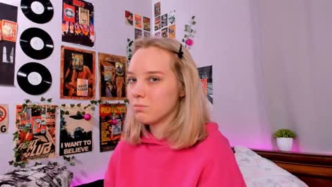 Snapshot of darleneferran chatting on February 2025 09:10:01 PM lina online show from February 2025 09:10:01 PM