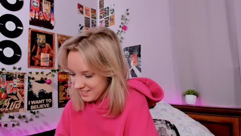 Snapshot of darleneferran chatting on February 2025 03:23:02 AM lina online show from February 2025 03:23:02 AM