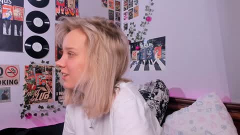 Snapshot of darleneferran chatting on February 2025 08:42:02 PM lina online show from February 2025 08:42:02 PM