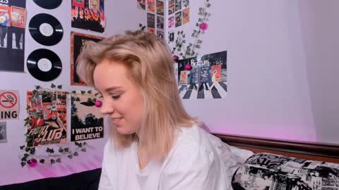 Snapshot of darleneferran chatting on February 2025 02:47:02 AM lina online show from February 2025 02:47:02 AM