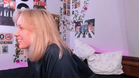 Snapshot of darleneferran chatting on February 2025 02:49:01 AM lina online show from February 2025 02:49:01 AM