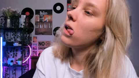 Snapshot of darleneferran chatting on March 2025 08:37:02 PM lina online show from March 2025 08:37:02 PM