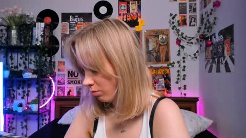 Snapshot of darleneferran chatting on March 2025 03:17:01 AM lina online show from March 2025 03:17:01 AM