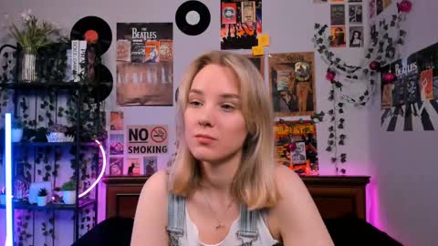 Snapshot of darleneferran chatting on March 2025 08:42:01 PM lina online show from March 2025 08:42:01 PM