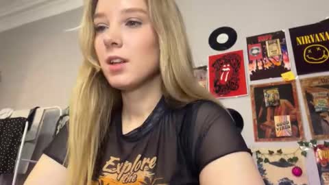 Snapshot of darleneferran chatting on September 2025 09:15:01 PM lina online show from September 2025 09:15:01 PM