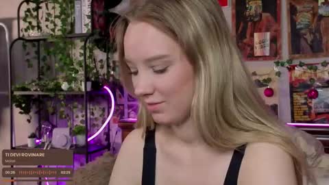 Snapshot of darleneferran chatting on September 2025 09:25:02 PM lina online show from September 2025 09:25:02 PM