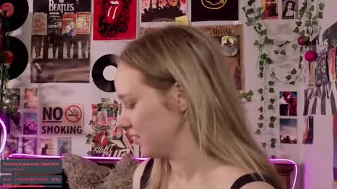 Snapshot of darleneferran chatting on September 2025 09:18:01 PM lina online show from September 2025 09:18:01 PM