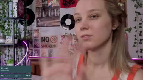 Snapshot of darleneferran chatting on October 2025 09:34:01 PM lina online show from October 2025 09:34:01 PM