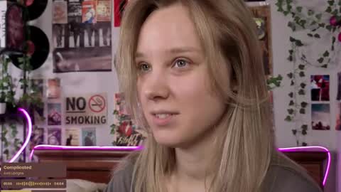 Snapshot of darleneferran chatting on October 2025 09:35:02 PM lina online show from October 2025 09:35:02 PM