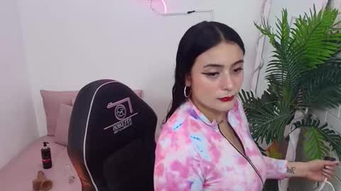 Darling online show from October 2025 03:01:02 AM
