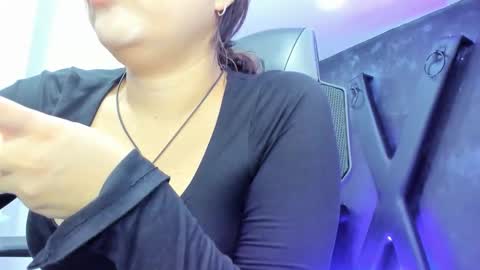 Darling online show from December 2025 12:43:02 PM