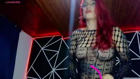 Snapshot of darlyhooper1_ chatting on September 2025 11:30:01 PM Darlyhooper online show from September 2025 11:30:01 PM