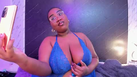  Darnell Queen online show from November 2025 01:06:02 AM