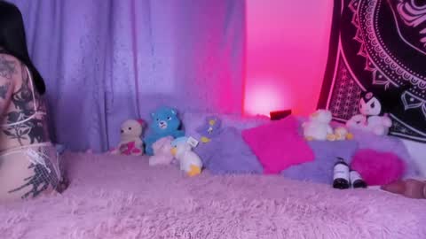 Snapshot of daryimiau chatting on December 2024 01:06:01 PM daryimiau online show from December 2024 01:06:01 PM