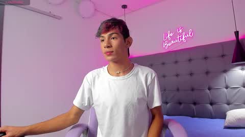 angel online show from December 2025 12:25:02 PM