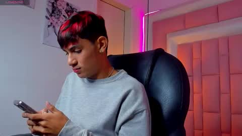 angel online show from December 2025 05:25:01 AM