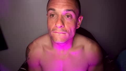 Snapshot of dave875126 chatting on April 2026 04:07:01 AM dave875126 online show from April 2026 04:07:01 AM