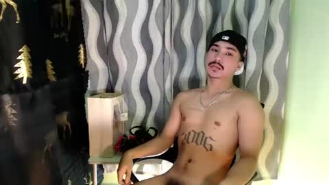 Snapshot of dave_cummers chatting on June 2026 02:35:01 AM DAVE online show from June 2026 02:35:01 AM
