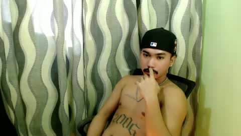 Snapshot of dave_cummers chatting on June 2026 05:12:01 AM DAVE online show from June 2026 05:12:01 AM
