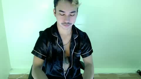 Snapshot of dave_cummers chatting on July 2026 01:05:02 AM DAVE online show from July 2026 01:05:02 AM