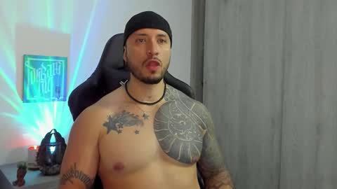 Snapshot of dave_max93 chatting on October 2025 01:35:01 AM DAVE MAX online show from October 2025 01:35:01 AM