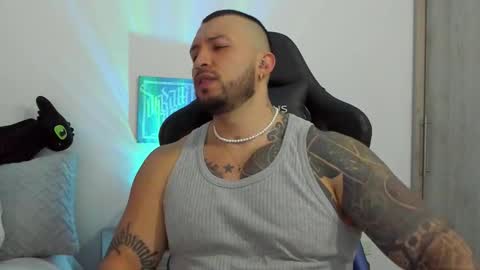 Snapshot of dave_max93 chatting on October 2025 11:07:01 PM DAVE MAX online show from October 2025 11:07:01 PM