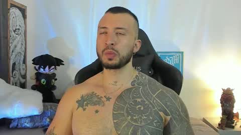 Snapshot of dave_max93 chatting on November 2025 11:04:02 PM DAVE MAX online show from November 2025 11:04:02 PM